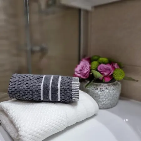 Bluesky Deluxe Free Parking *