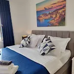 Bluesky Deluxe Free Parking