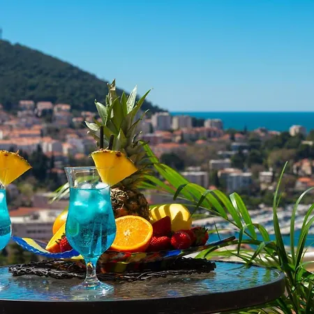 Апартаменты Bluesky Deluxe Free Parking *