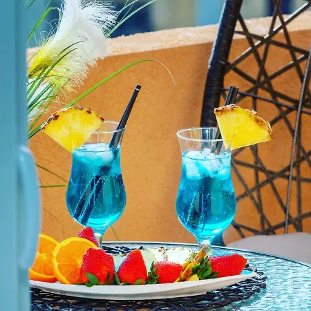 Апартаменты Bluesky Deluxe Free Parking *