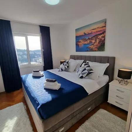 Bluesky Deluxe Free Parking Апартаменты