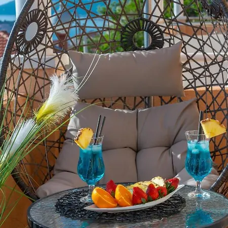 Bluesky Deluxe Free Parking