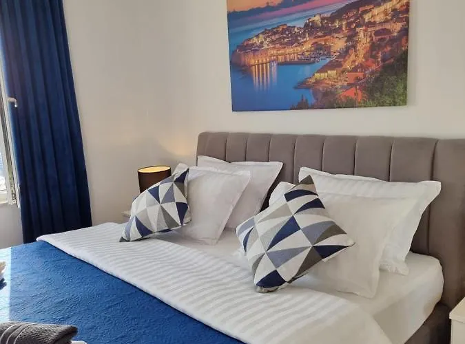 Bluesky Deluxe Free Parking